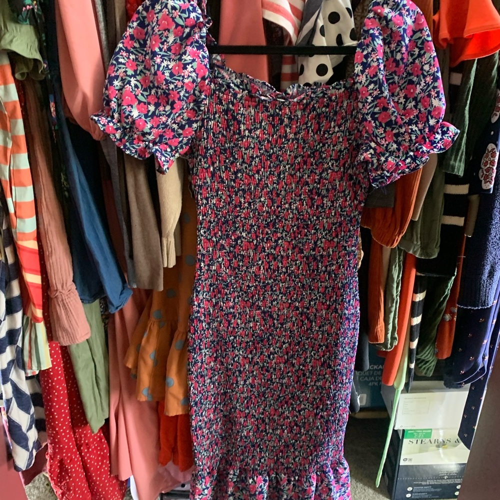 Red and Blue Sheath Dress with Puff Sleeves